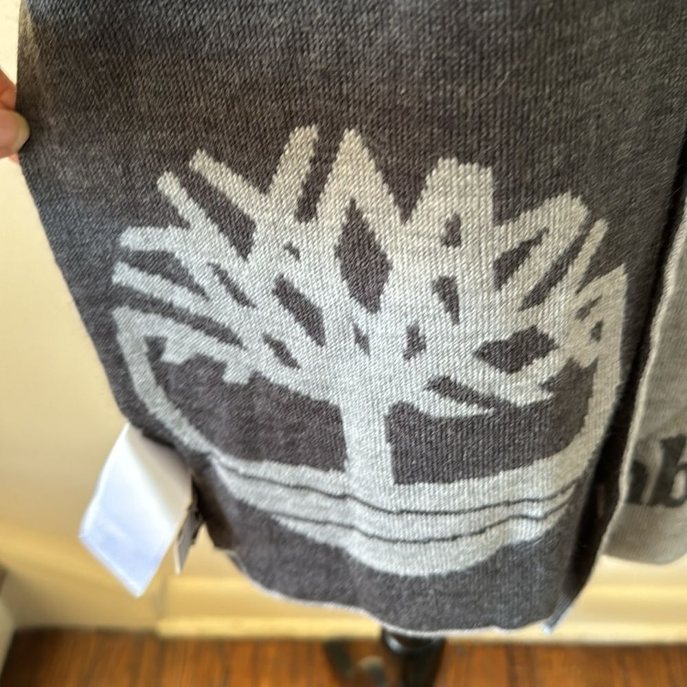 Timberland Men`s Logo Jacquard Reversible Scarf. Light & Dark gray. Soft acrylic - Picture 4 of 7